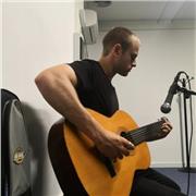 Clases de guitarra a domicilio. 10 euros la sesión